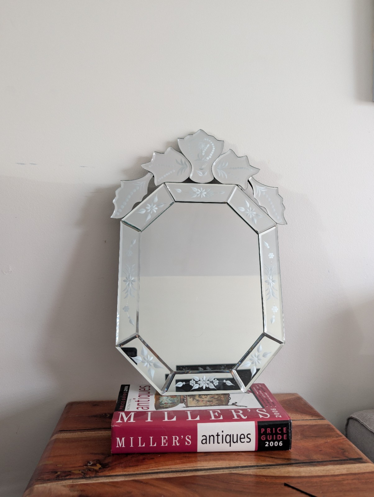 Vintage Venetian Antique Style Cut Etched Glass Hanging Mirror 22\