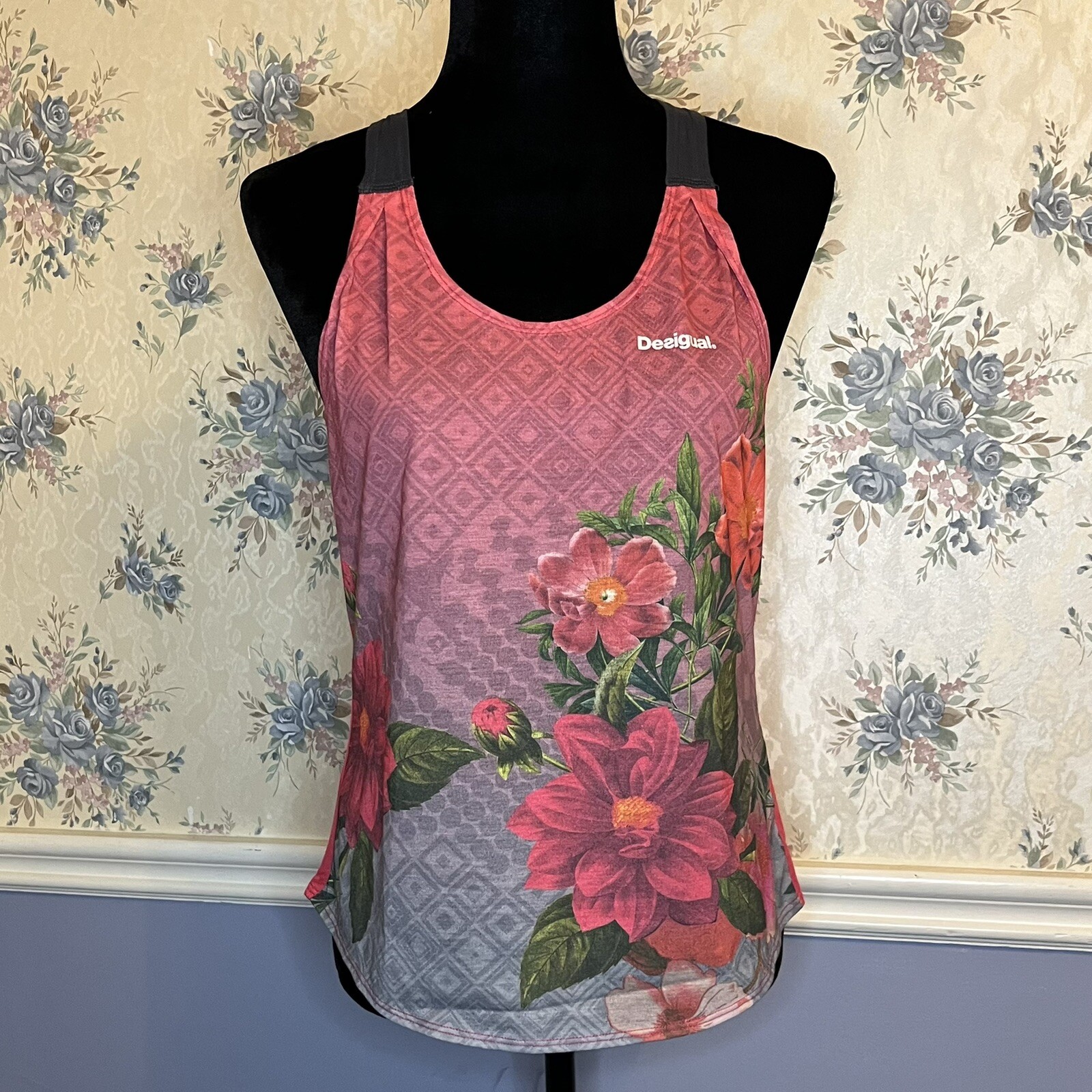 Desigual Sporty Pink Floral Racer Back Tank Top, Size S Desigual Sporty Pink Floral Racer Back Tank Top, Size S