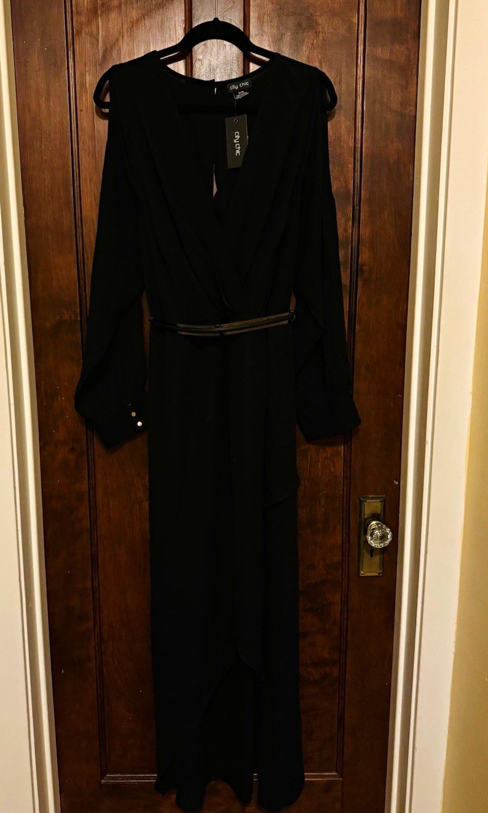 City Chic Black Solid Maxi Dress, Size 18 (plus size) V-Neck Long Sleeve Button City Chic Black Solid Maxi Dress, Size 18 (plus size) V-Neck Long Sleeve Button
