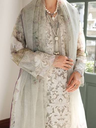 Pakistani Shalwar Kameez Dupatta Pakistani Shalwar Kameez Dupatta