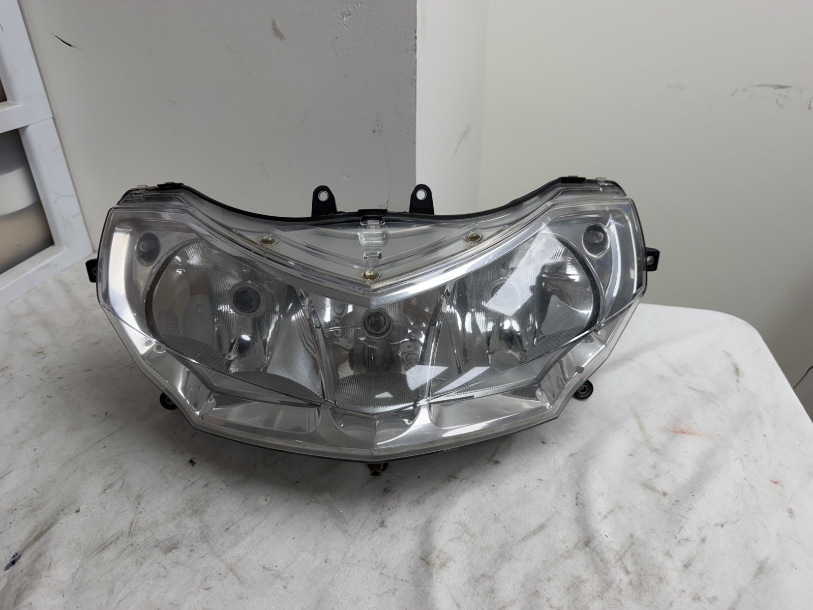2008 07-09 BMW R1200 R1200RT OEM Headlight Front Head Light Lamp Lens Housing 2008 07-09 BMW R1200 R1200RT OEM Headlight Front Head Light Lamp Lens Housing