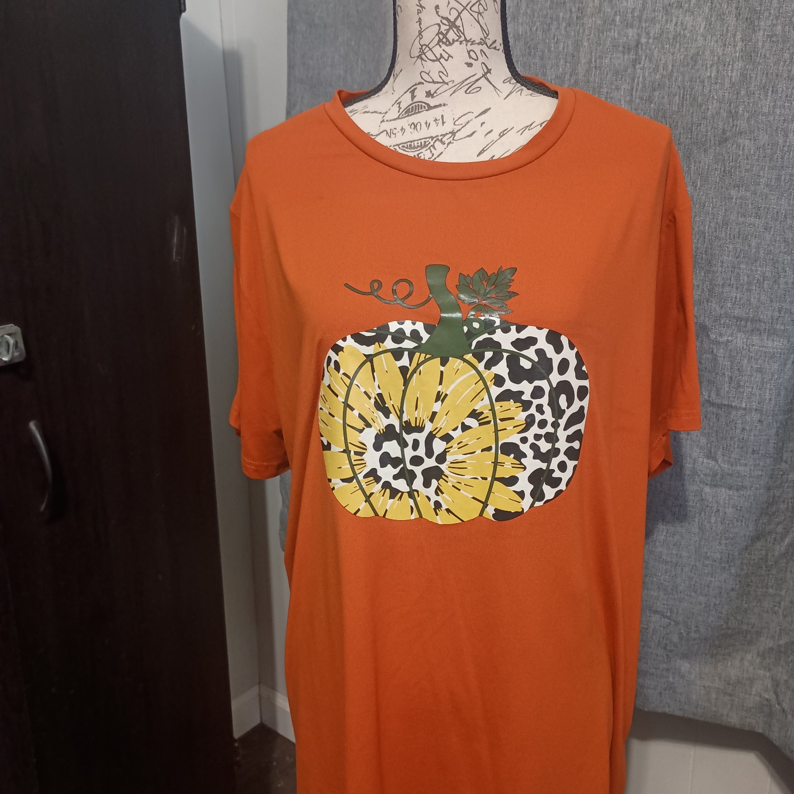 SHEIN CURVE Women’s Plus 3XL Orange Halloween Pumpkin Graphic Crew T-Shirt