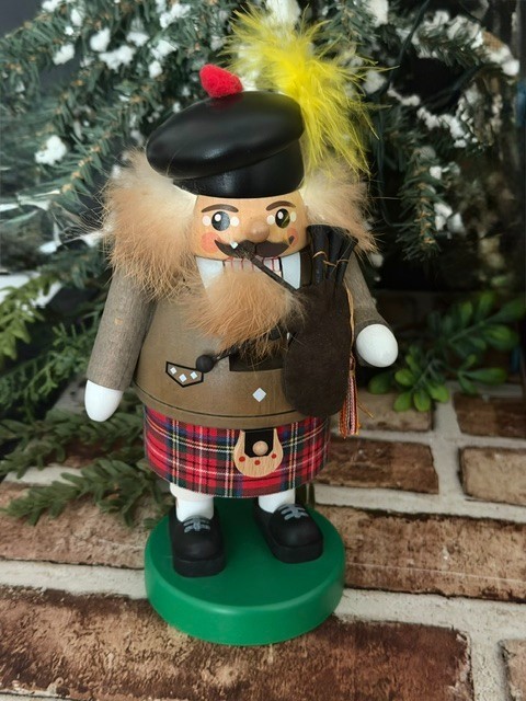 RARE ERZGEBIRGE GERMANY BY RICHARD GLASSER CHUBBY SCOTTISH BAGPIPER NUTCRACKER RARE ERZGEBIRGE GERMANY BY RICHARD GLASSER CHUBBY SCOTTISH BAGPIPER NUTCRACKER