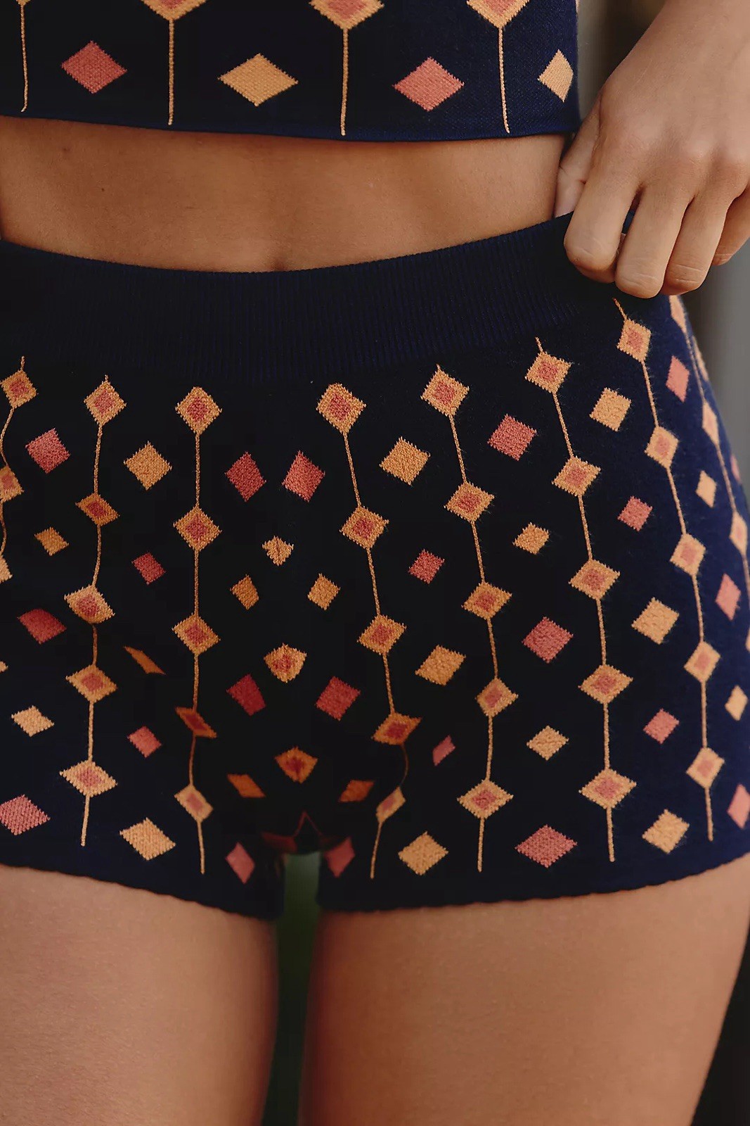 Anthropologie Celandine Geometric Diamond Knit Shorts Size Small (NWT)