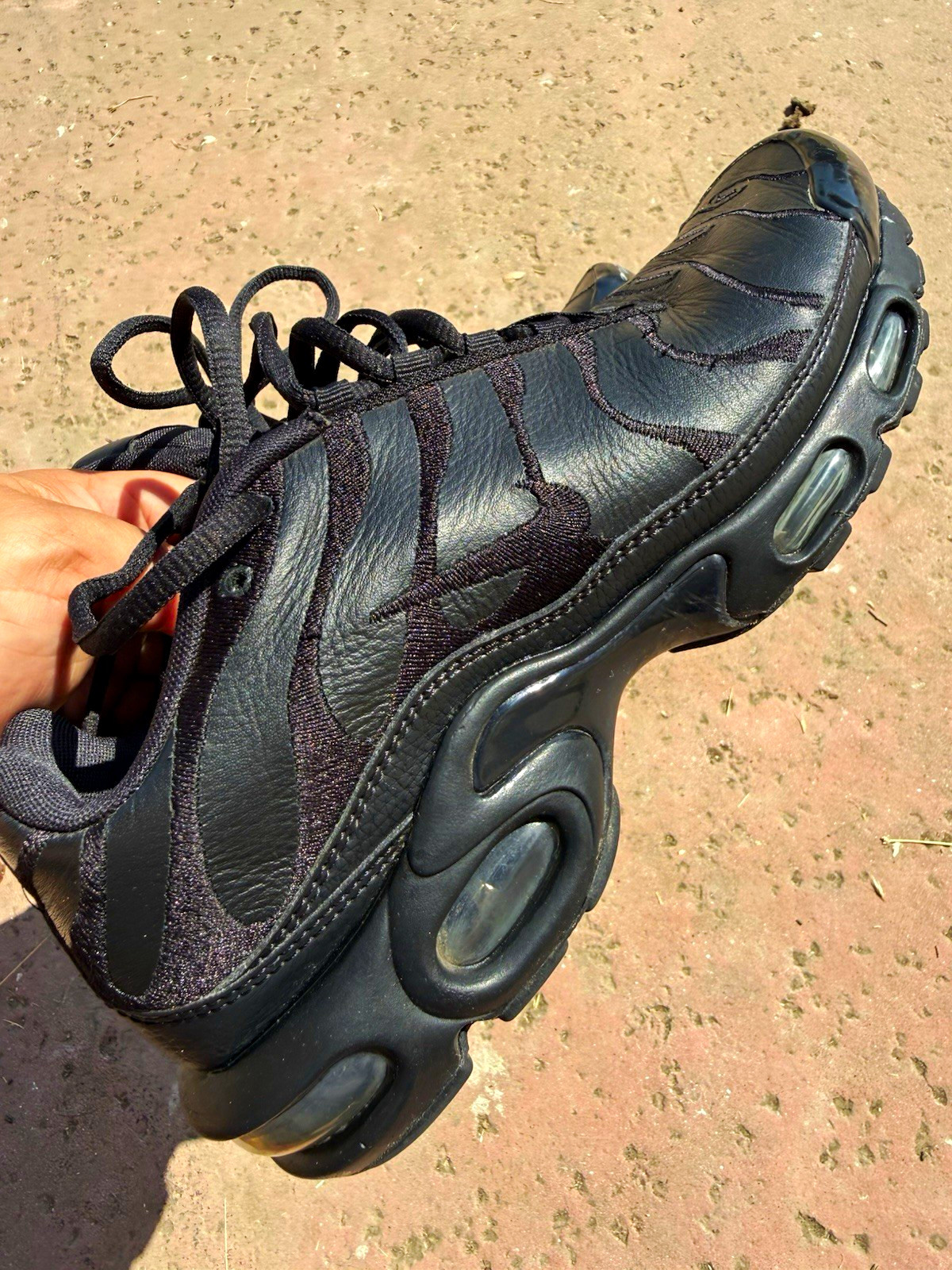 Nike Air Max Plus TN Triple Black Men\'s Low Top Lace Up Sneakers AJ2029-001 Nike Air Max Plus TN Triple Black Men\'s Low Top Lace Up Sneakers AJ2029-001