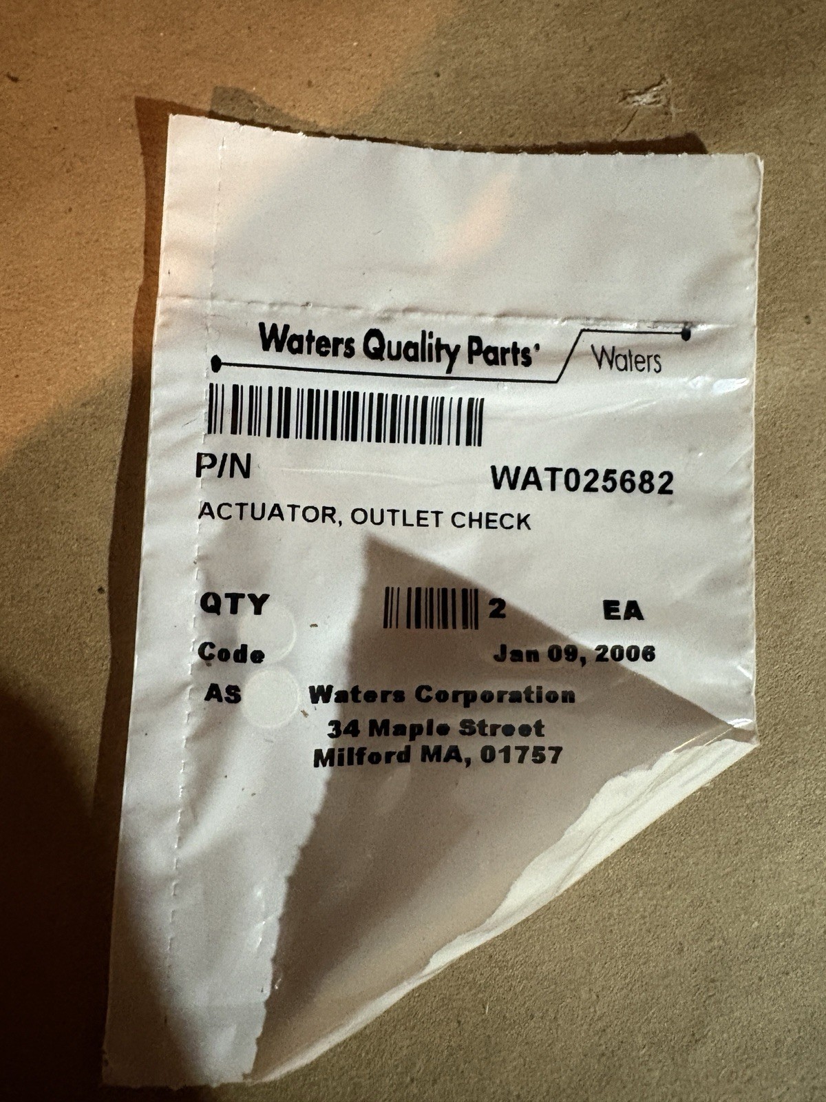 Waters WAT025682 Outlet Check Actuator Lot of 2 NOS HPLC Parts