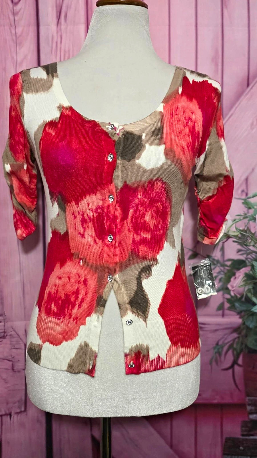I.N.C. International Concepts Women\'s XS Red Floral V-Neck Button Knit Cardigan I.N.C. International Concepts Women\'s XS Red Floral V-Neck Button Knit Cardigan
