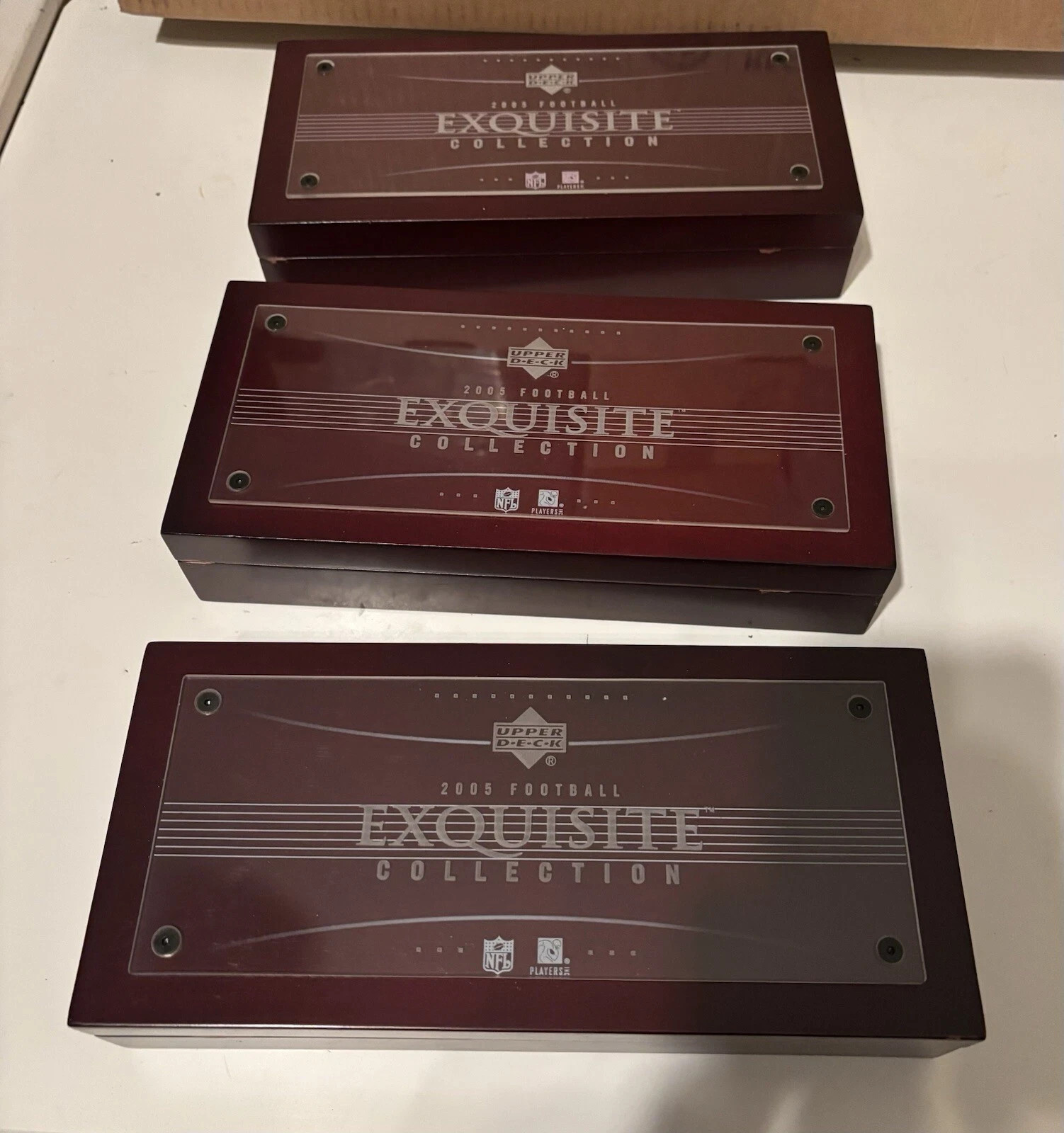 2005 Upper Deck Exquisite Football Empty Cherry Wood Box 2005 Upper Deck Exquisite Football Empty Cherry Wood Box