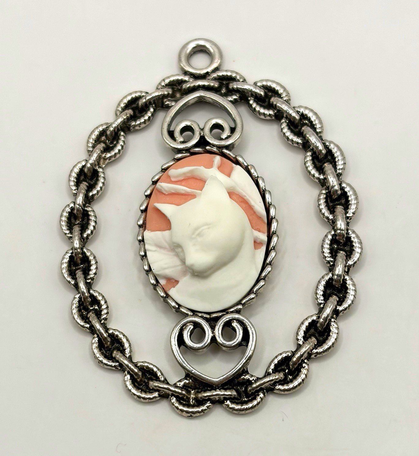 Vintage Pink /White Cat Cameo Pendant Silver Tone Ornate 2\