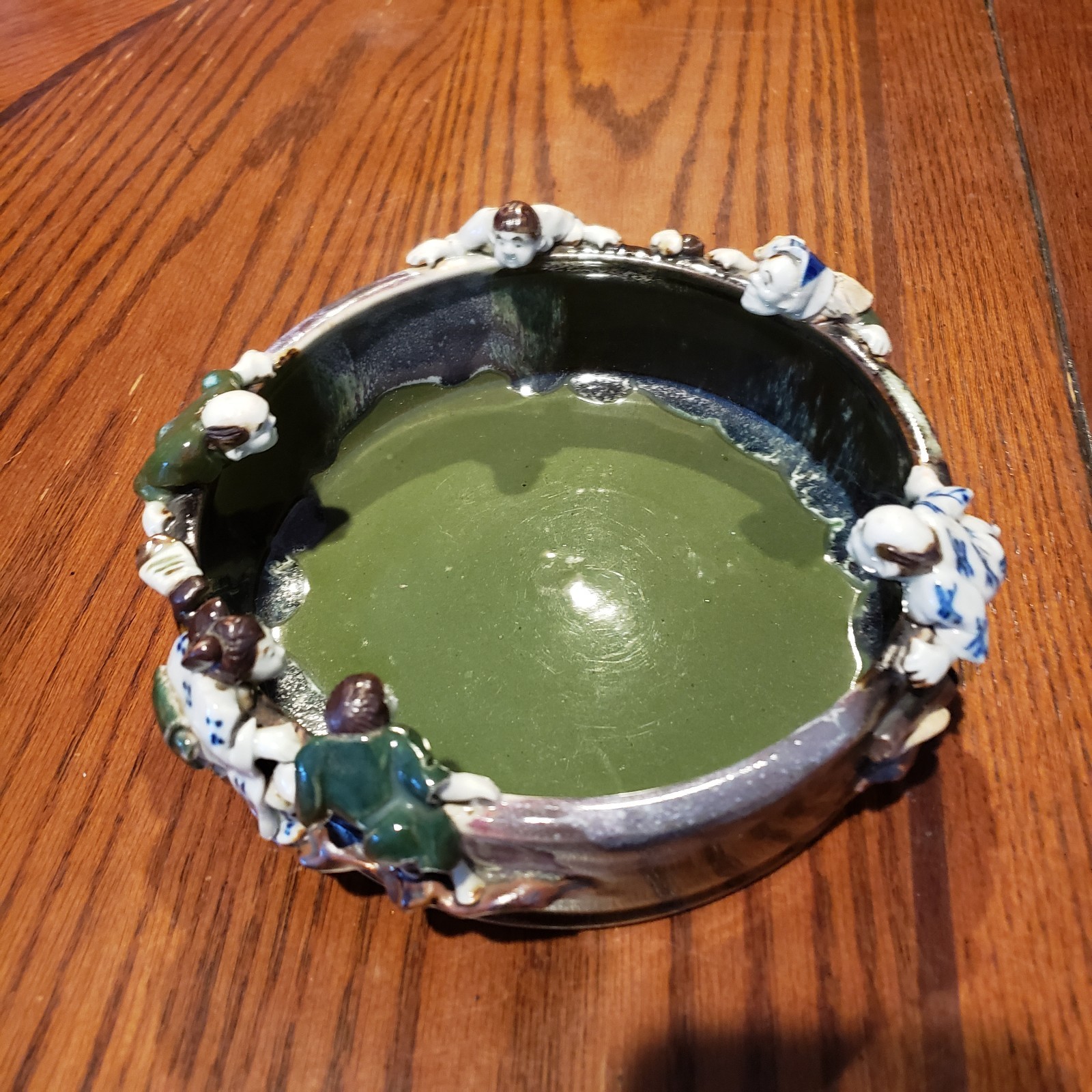 Gorgeous Antique Japanese Sumida Gawa Pond Bowl with 6 Ornate Figures Gorgeous Antique Japanese Sumida Gawa Pond Bowl with 6 Ornate Figures