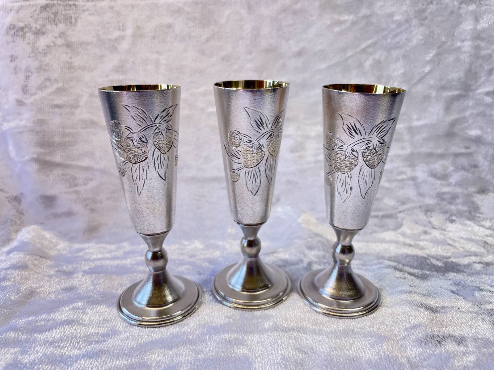 Set Of 3 Antique VTG Russian 875 Silver Flower & Landscape Vodka Cups Sterling Set Of 3 Antique VTG Russian 875 Silver Flower & Landscape Vodka Cups Sterling