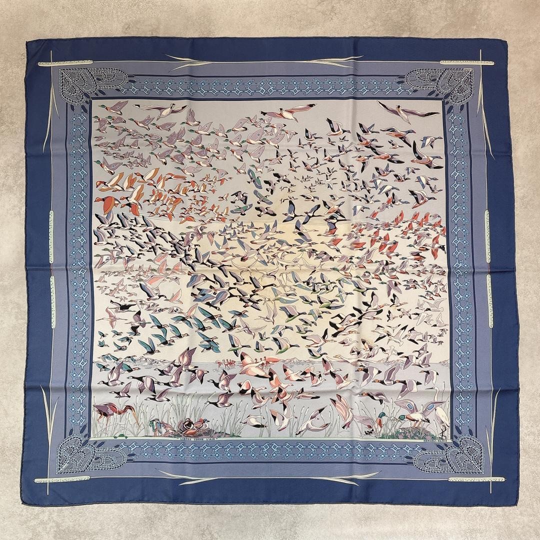 Hermes Carre 90 Silk Scarf Libres Comme L\'Air Birds Duck Blue excellent gift Hermes Carre 90 Silk Scarf Libres Comme L\'Air Birds Duck Blue excellent gift