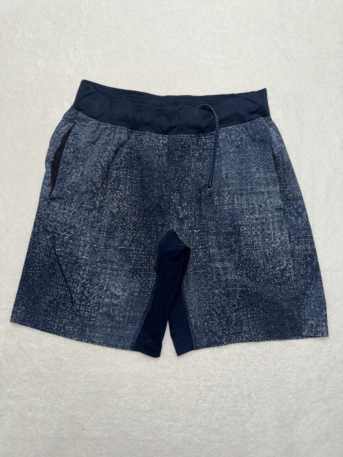 Lululemon T.H.E Shorts Men’s Blue Geometric Linerless  Athletic Size Large