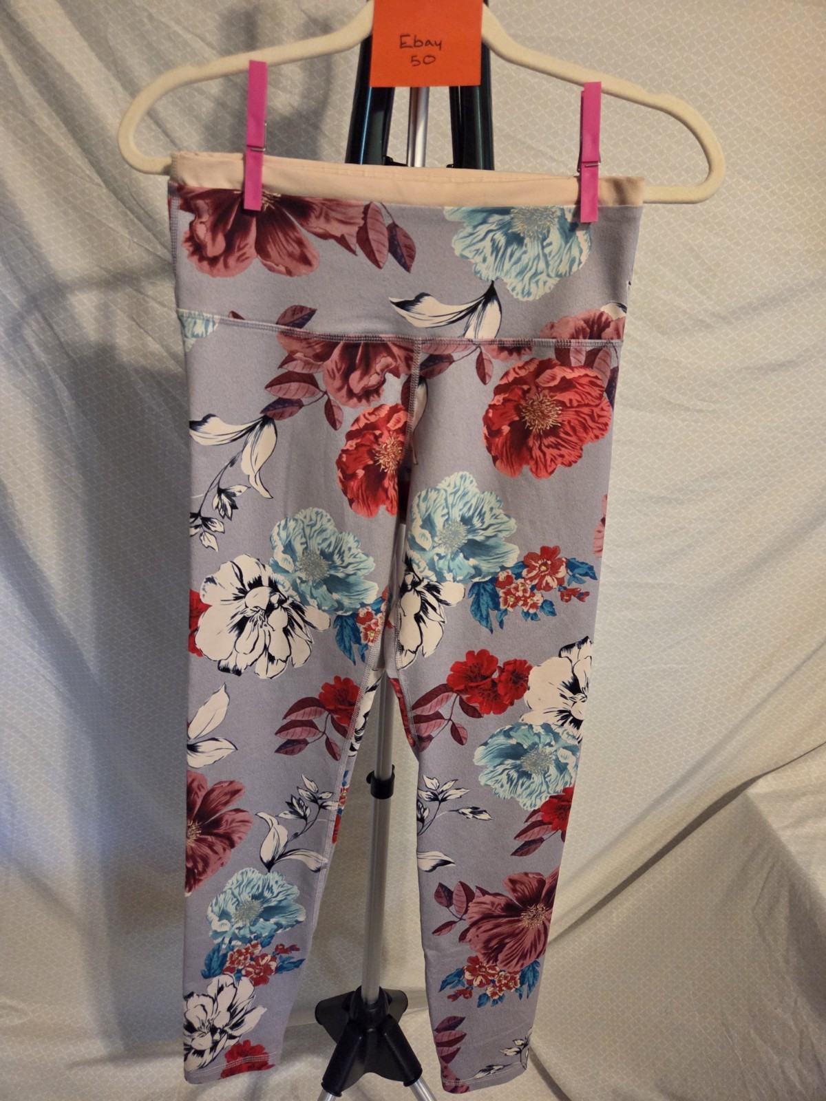 Old Navy Active Floral Go-Dry Elevate Leggings Women’s Size M Old Navy Active Floral Go-Dry Elevate Leggings Women’s Size M
