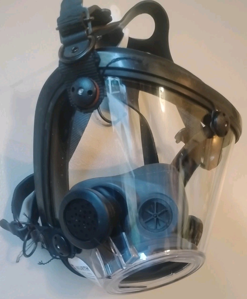 Scott Safety AV-2000 SCBA full Facepiece Firefighter Respirator Mask Large fire Scott Safety AV-2000 SCBA full Facepiece Firefighter Respirator Mask Large fire