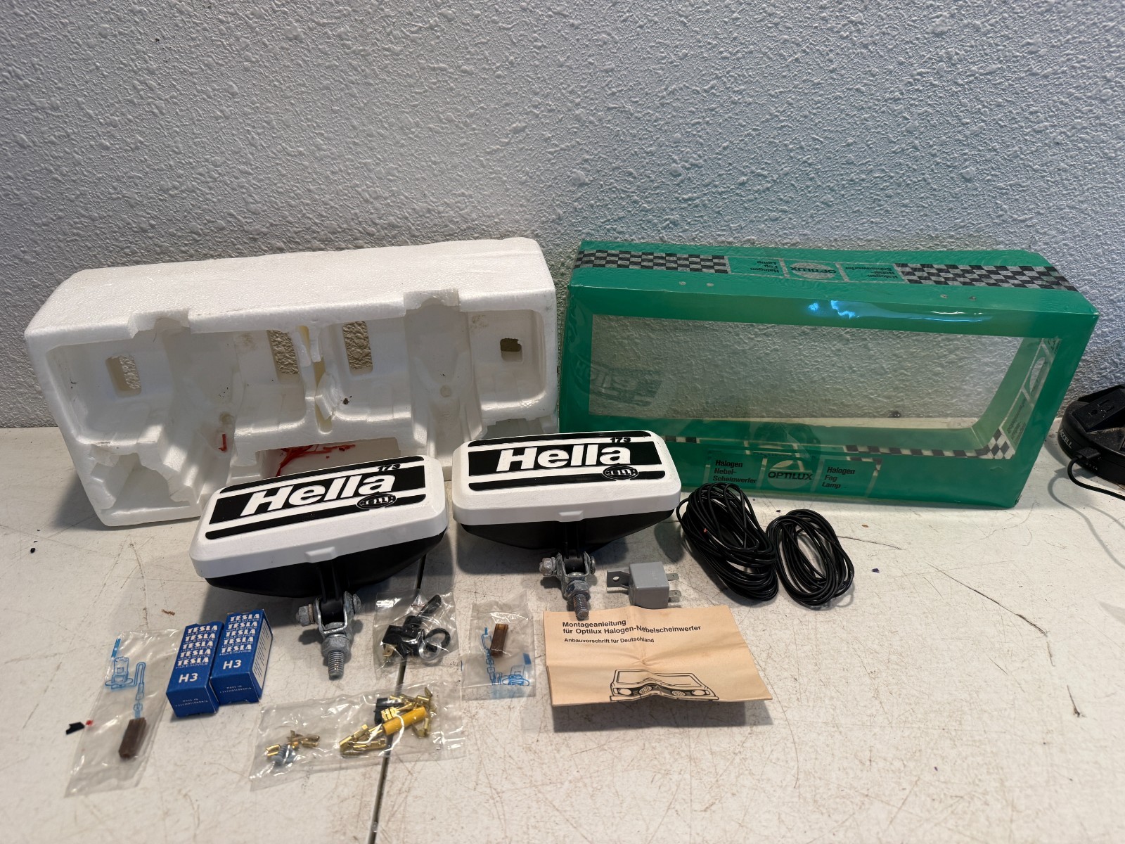 Vintage Hella 173 Optilux Halogen Fog H3 12V Lamp Kit #1ND 003 540-821 Vintage Hella 173 Optilux Halogen Fog H3 12V Lamp Kit #1ND 003 540-821