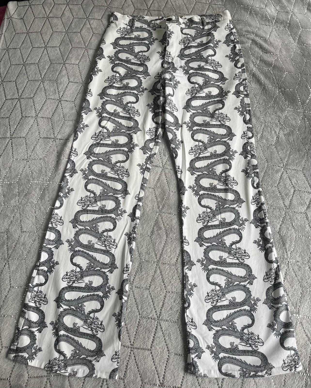 MOTEL ROCKS Women’s Jeans L White Dragon Print Graphic Y2K Streetwear Goth Indie