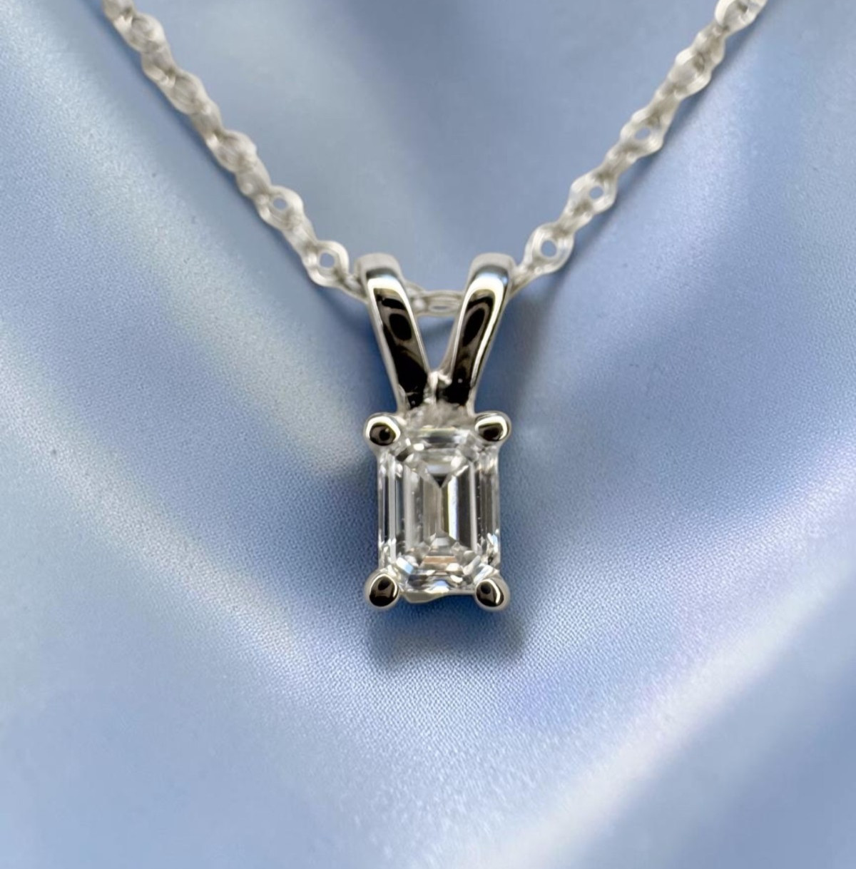 VINTAGE 14K White Gold Natural Diamond Necklace 1/10ct Emerald Cut Solitaire 18