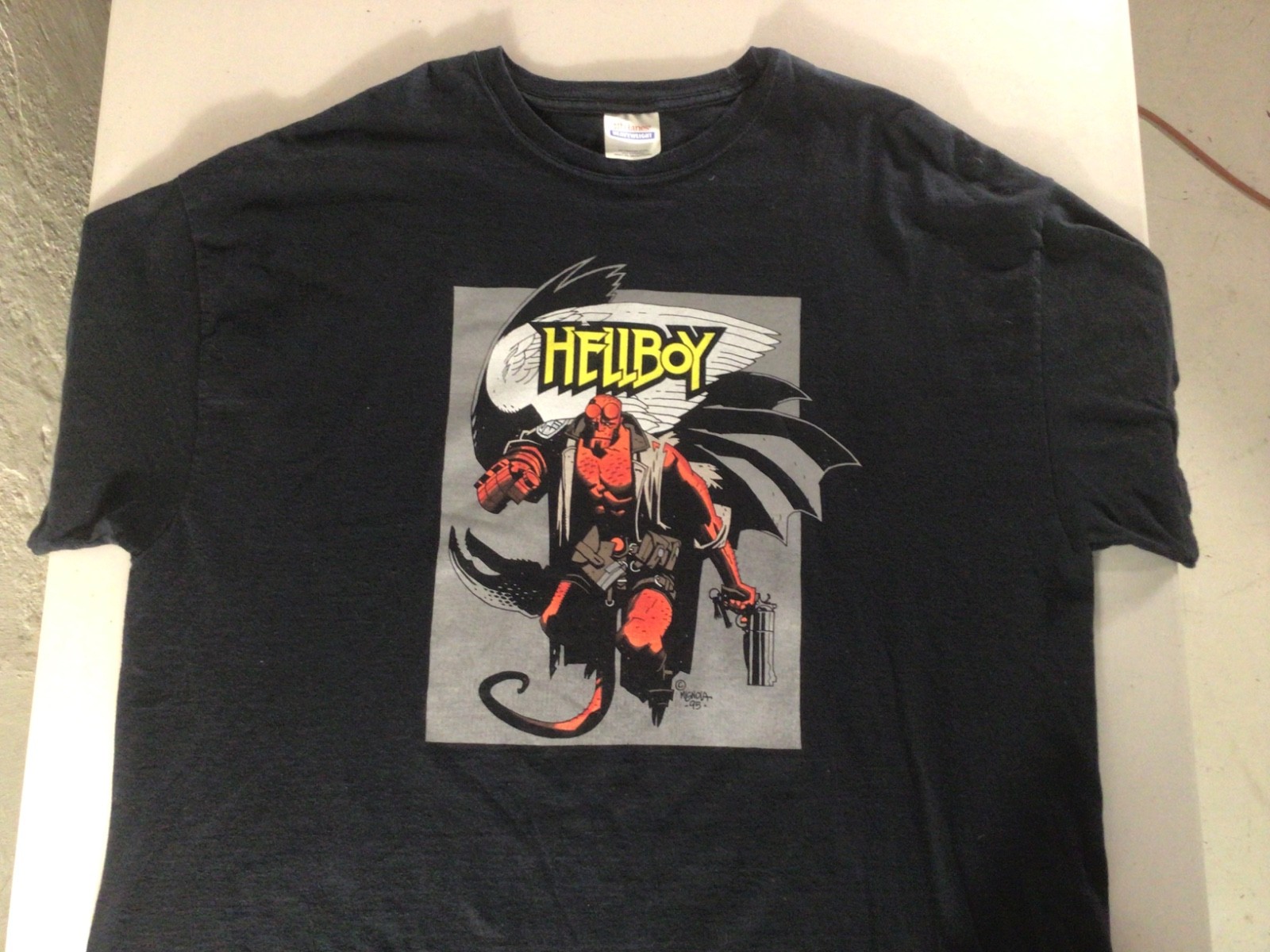 Vintage 1995 Hellboy T-Shirt XXL Dark Horse Comics Hanes Heavy Weight Lable Vintage 1995 Hellboy T-Shirt XXL Dark Horse Comics Hanes Heavy Weight Lable