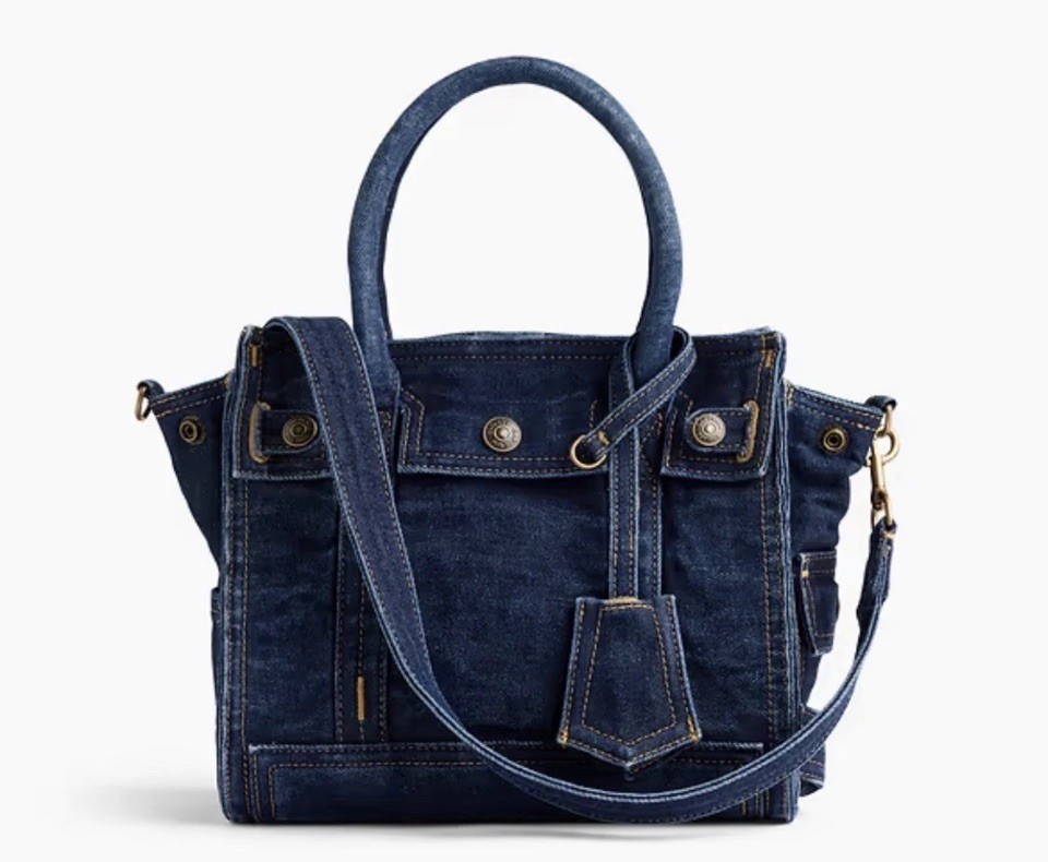 GAP Small Denim Five Pocket Tote Dark Wash NWT GAP Small Denim Five Pocket Tote Dark Wash NWT