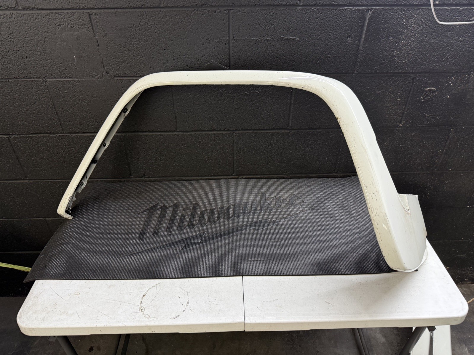 2002-2015 MERCEDES W463 G-CLASS FRONT RIGHT FENDER FLARE MOLDING A4638804906 OEM 2002-2015 MERCEDES W463 G-CLASS FRONT RIGHT FENDER FLARE MOLDING A4638804906 OEM