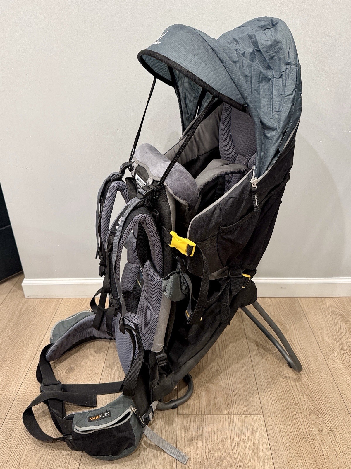 Deuter Kid Comfort 3 Hiking Backpack Child Carrier w/ Retractable Sun Hood Deuter Kid Comfort 3 Hiking Backpack Child Carrier w/ Retractable Sun Hood