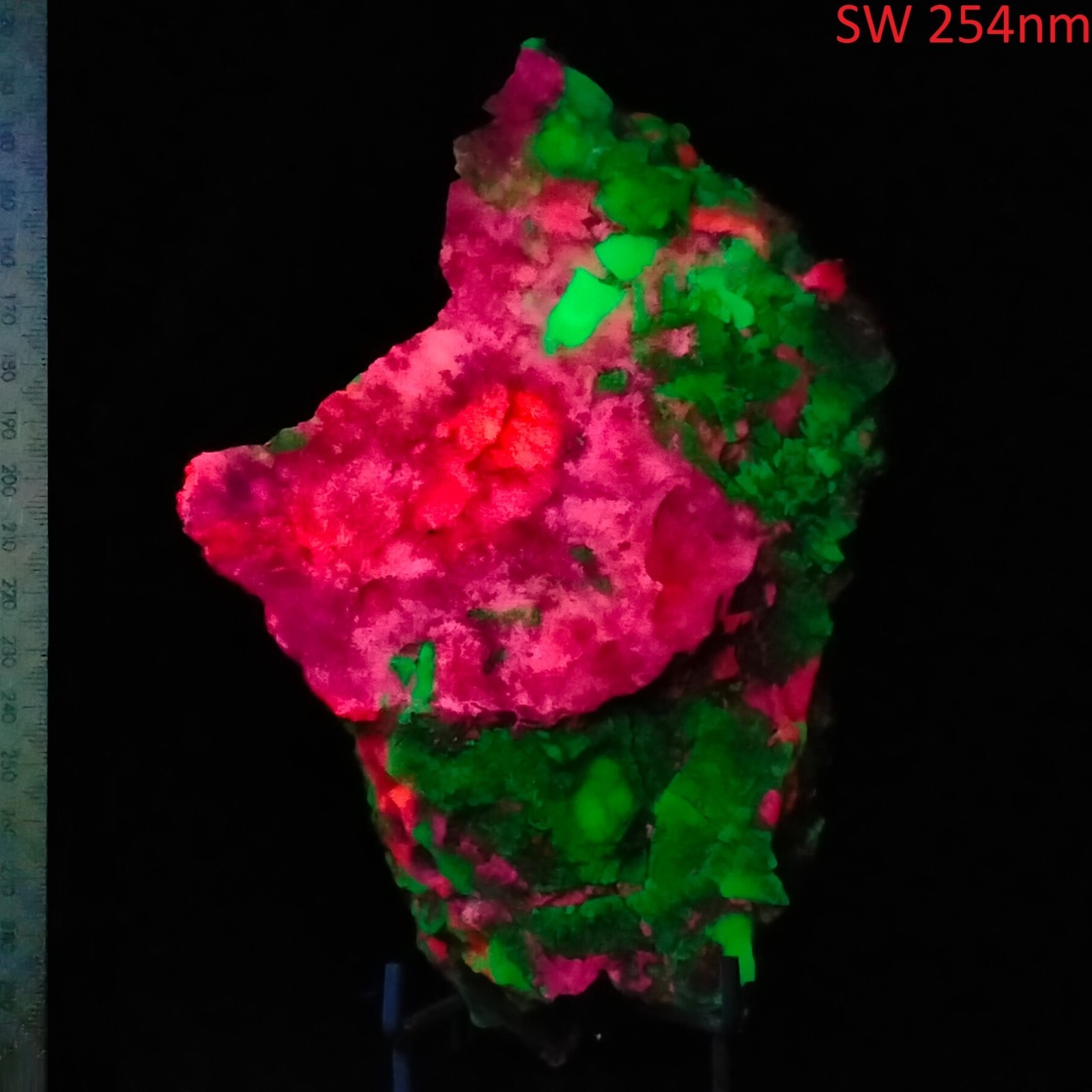 Watermelon Chalcedony Calcite fluorescent short wave minerals Nebraska US 0.6kg