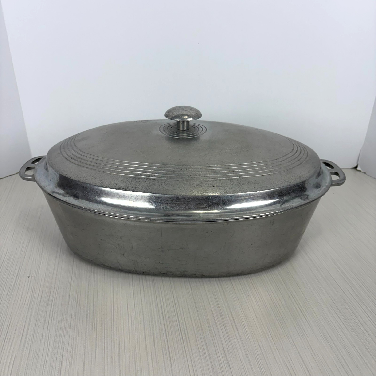 Vintage Wagner Ware Sidney-O # 265 Drip Drop Oval Roaster Baster w/Lid NO TRIVET Vintage Wagner Ware Sidney-O # 265 Drip Drop Oval Roaster Baster w/Lid NO TRIVET