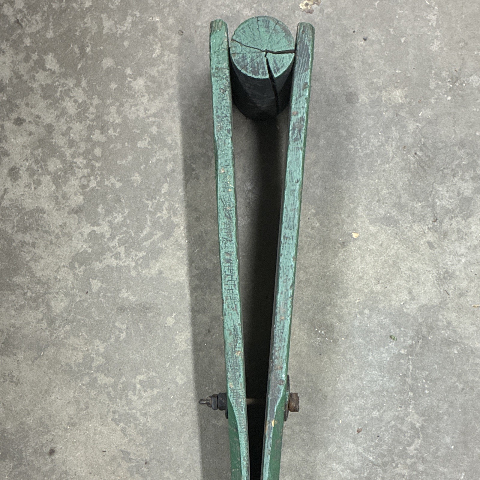 Primitive Green Wooden Clamp Jig Tool w/ Metal Wing Nut Hardware Primitive Green Wooden Clamp Jig Tool w/ Metal Wing Nut Hardware