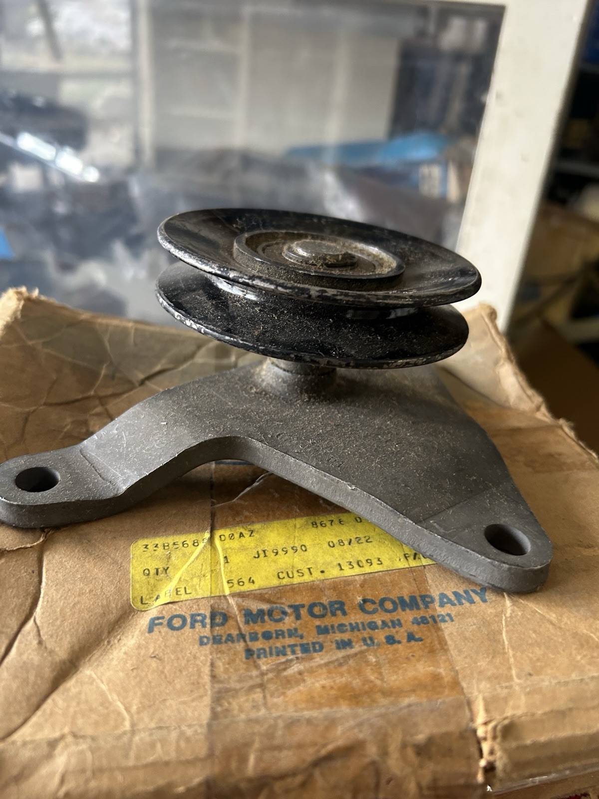 NOS 1970-71 Ford OEM Mustang Cougar & Other 428 CJ Idler Pulley D0AZ-8678-D NOS 1970-71 Ford OEM Mustang Cougar & Other 428 CJ Idler Pulley D0AZ-8678-D