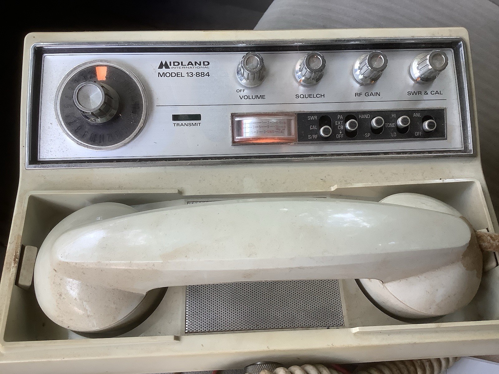 Vintage Midland 23 Channel  CB-Phone, Model # 13-884 Powers On