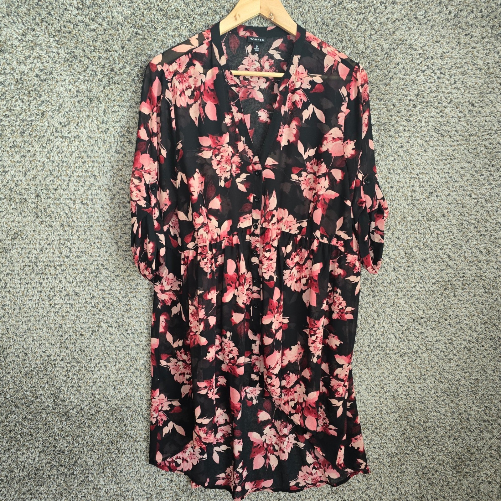Torrid Top Womens 0 US Large 12 Black Pink Floral Print Sheer Tunic Hi Low Torrid Top Womens 0 US Large 12 Black Pink Floral Print Sheer Tunic Hi Low