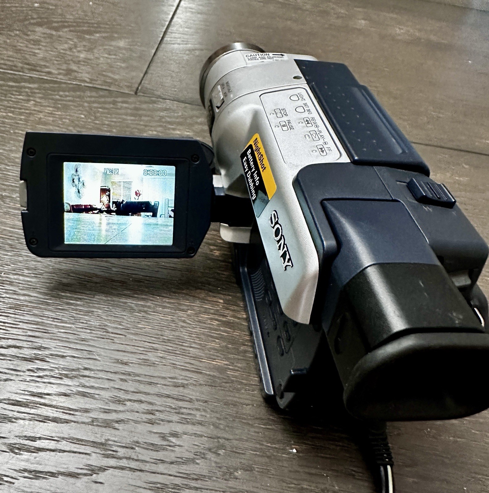 TESTED Sony Handycam CCD-TRV118 8mm Hi8 Camcorder w/Nightshot And Case TESTED Sony Handycam CCD-TRV118 8mm Hi8 Camcorder w/Nightshot And Case