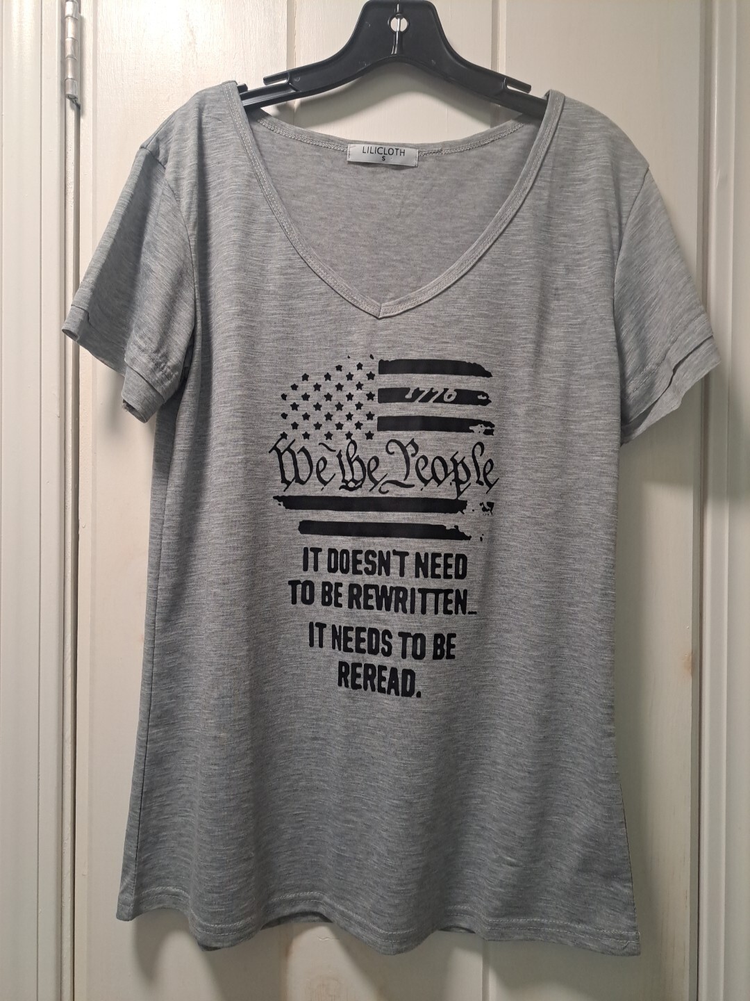 Lilicloth  We The People 1776 Women\'s Size Small Gray V-Neck Tshirt Tee 