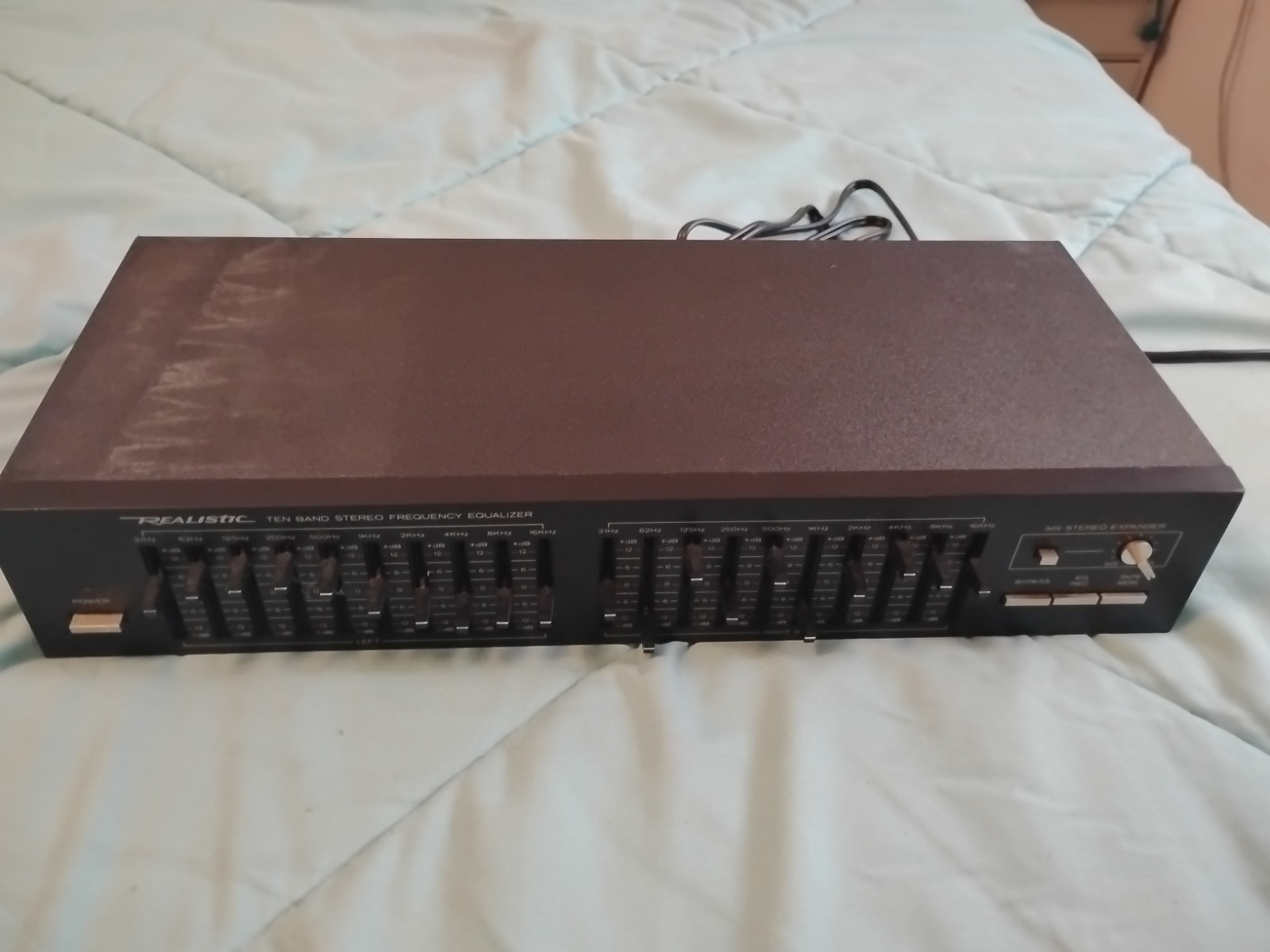 Realistic Ten Band Stereo Frequency Equalizer - Tested Realistic Ten Band Stereo Frequency Equalizer - Tested