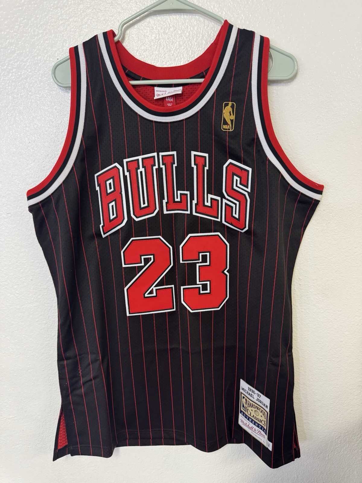 Mitchell &Ness NBA Chicago Bulls Michael Jordan 1996-1997 Authentic Jersey -L Mitchell &Ness NBA Chicago Bulls Michael Jordan 1996-1997 Authentic Jersey -L