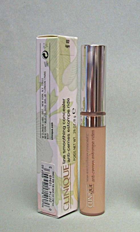 Clinique Line Smoothing Concealer in 02 LIGHT .28 oz / 8g  NIB Rare