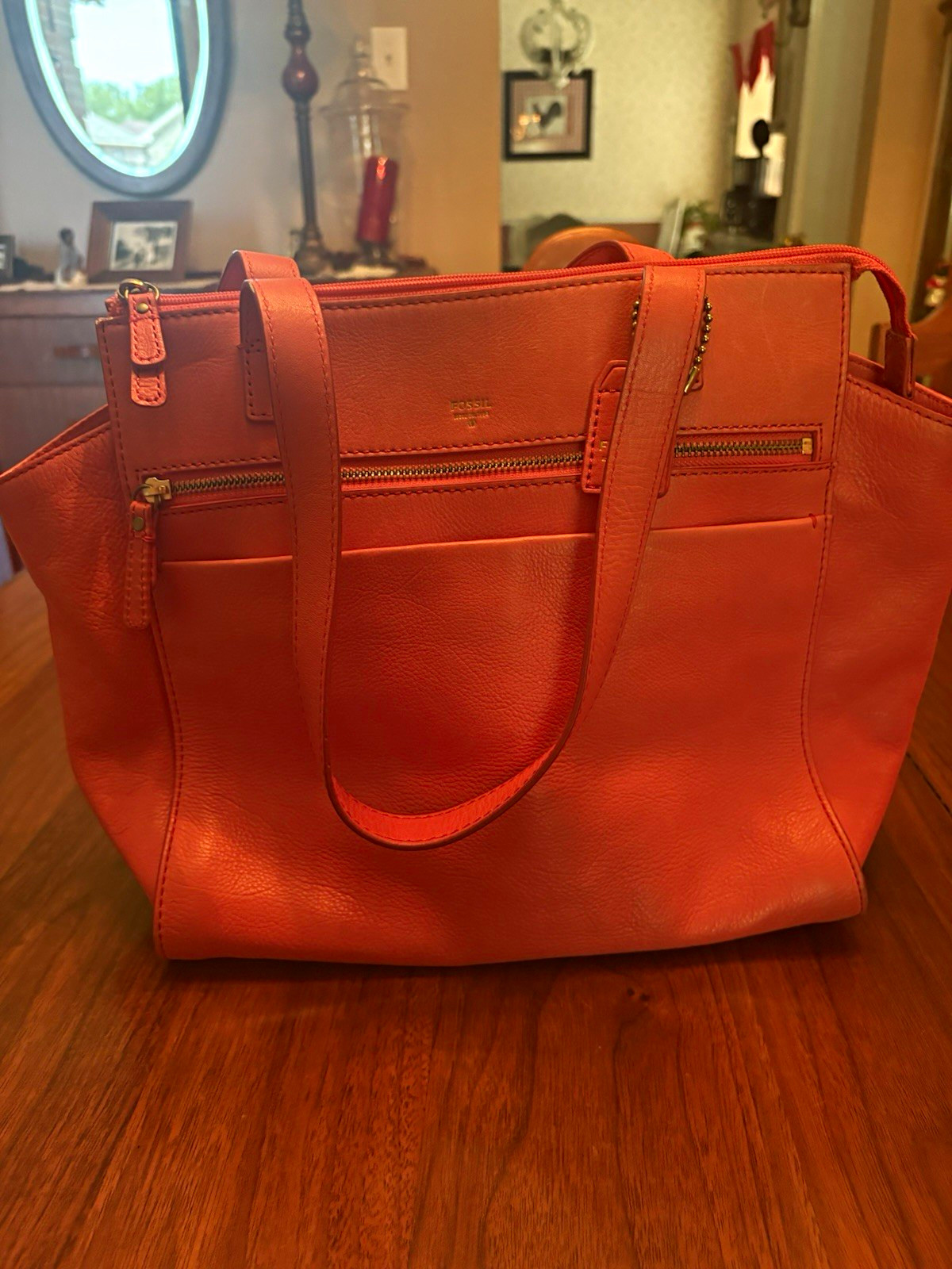 Fossil bag tote orignal price:$200 (no long being made) Fossil bag tote orignal price:$200 (no long being made)