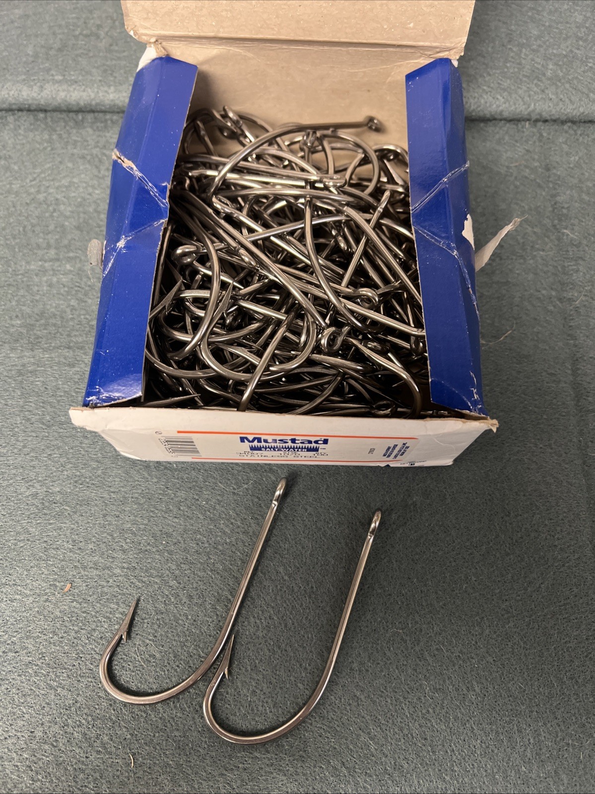Mustad Salt Water # 10/0 100Ct Stainless Hook Ref#34007 Mustad Salt Water # 10/0 100Ct Stainless Hook Ref#34007