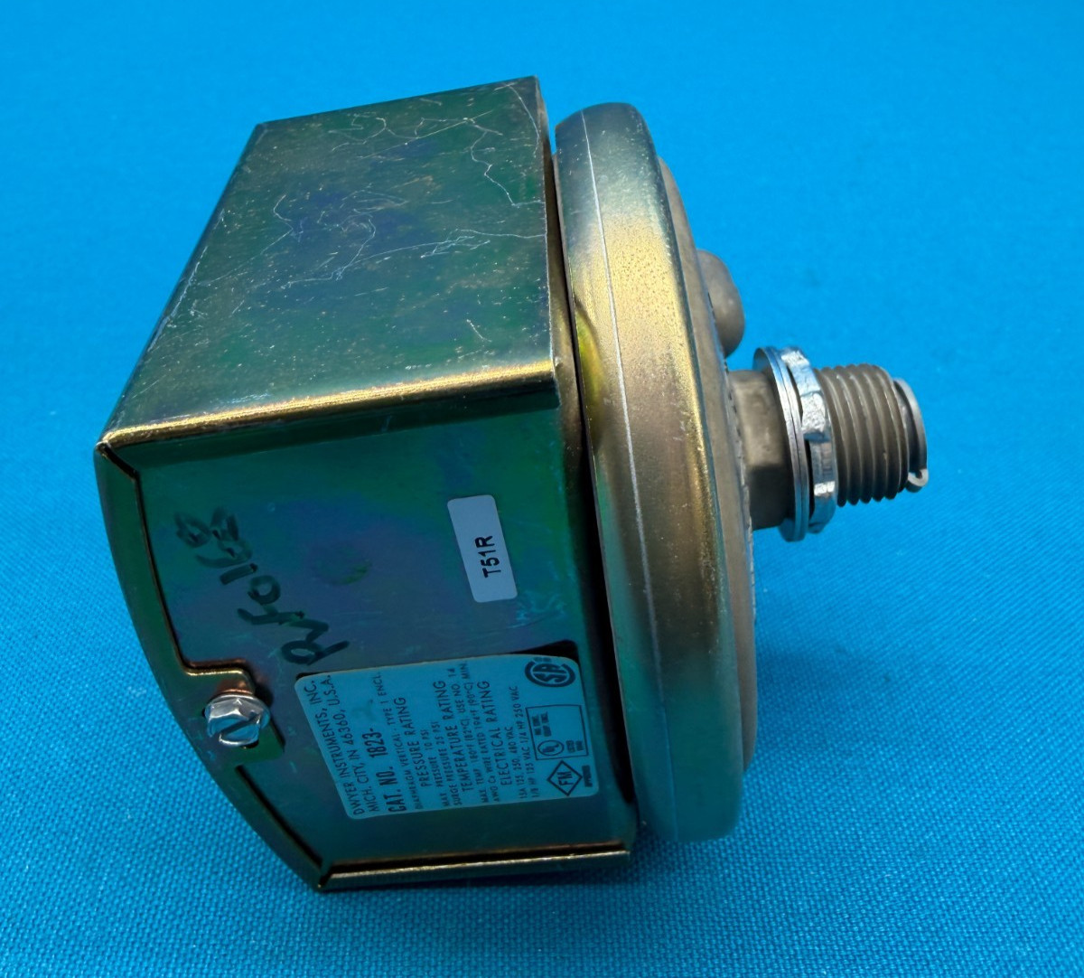 Dwyer Instruments 1823 Compact Low Differential Pressure Switch Dwyer Instruments 1823 Compact Low Differential Pressure Switch