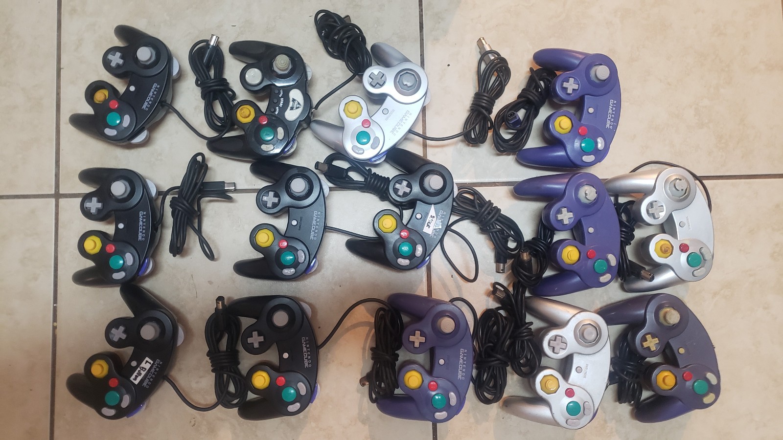 Lot of 14 Nintendo GameCube Controllers *8 OEM* (Read) BROKEN PARTS/REPAIR AS IS Lot of 14 Nintendo GameCube Controllers *8 OEM* (Read) BROKEN PARTS/REPAIR AS IS