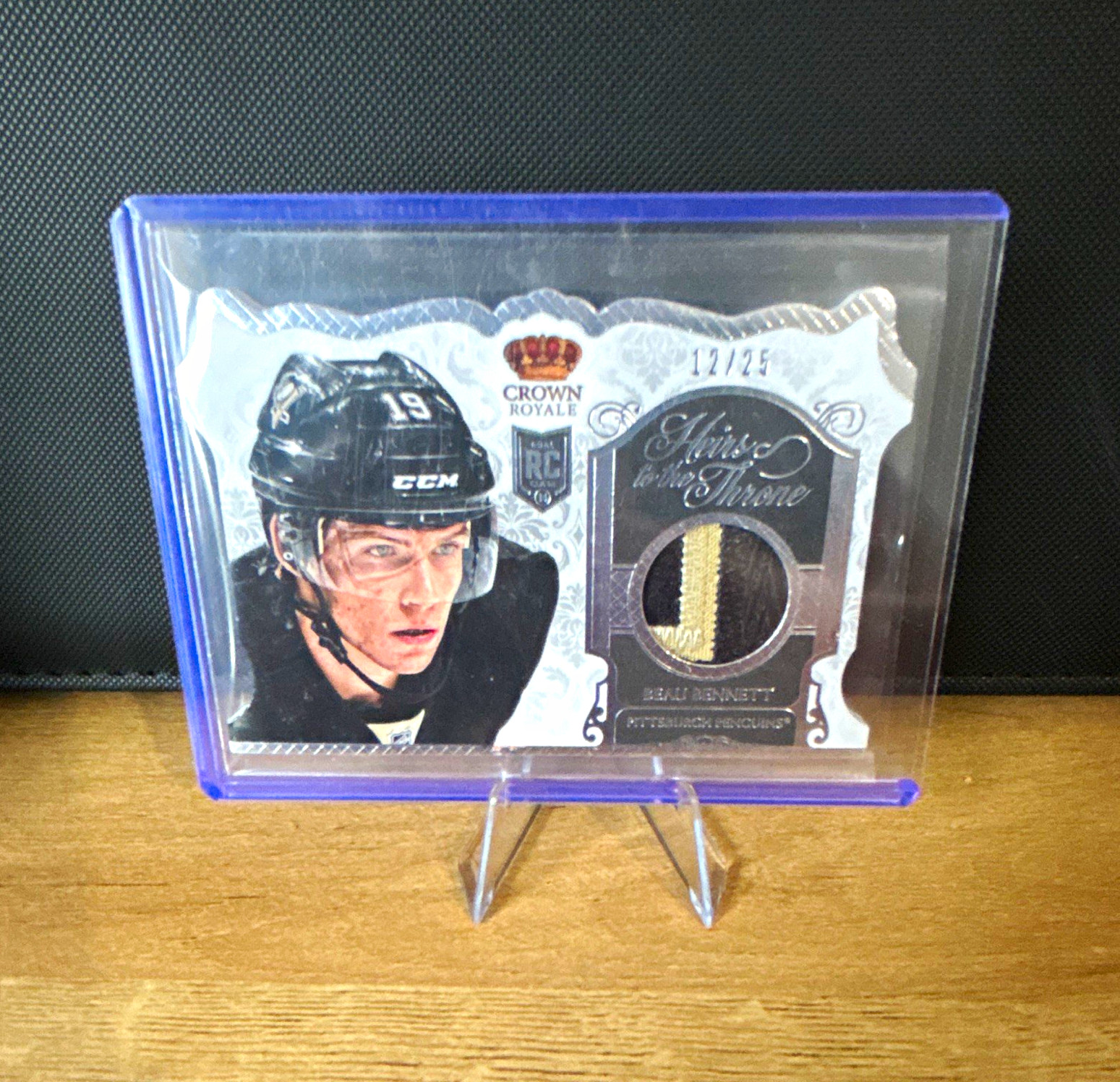 Panini 2013-14 Crown Royale Heirs to the Throne Beau Bennett RC Patch /25 Panini 2013-14 Crown Royale Heirs to the Throne Beau Bennett RC Patch /25