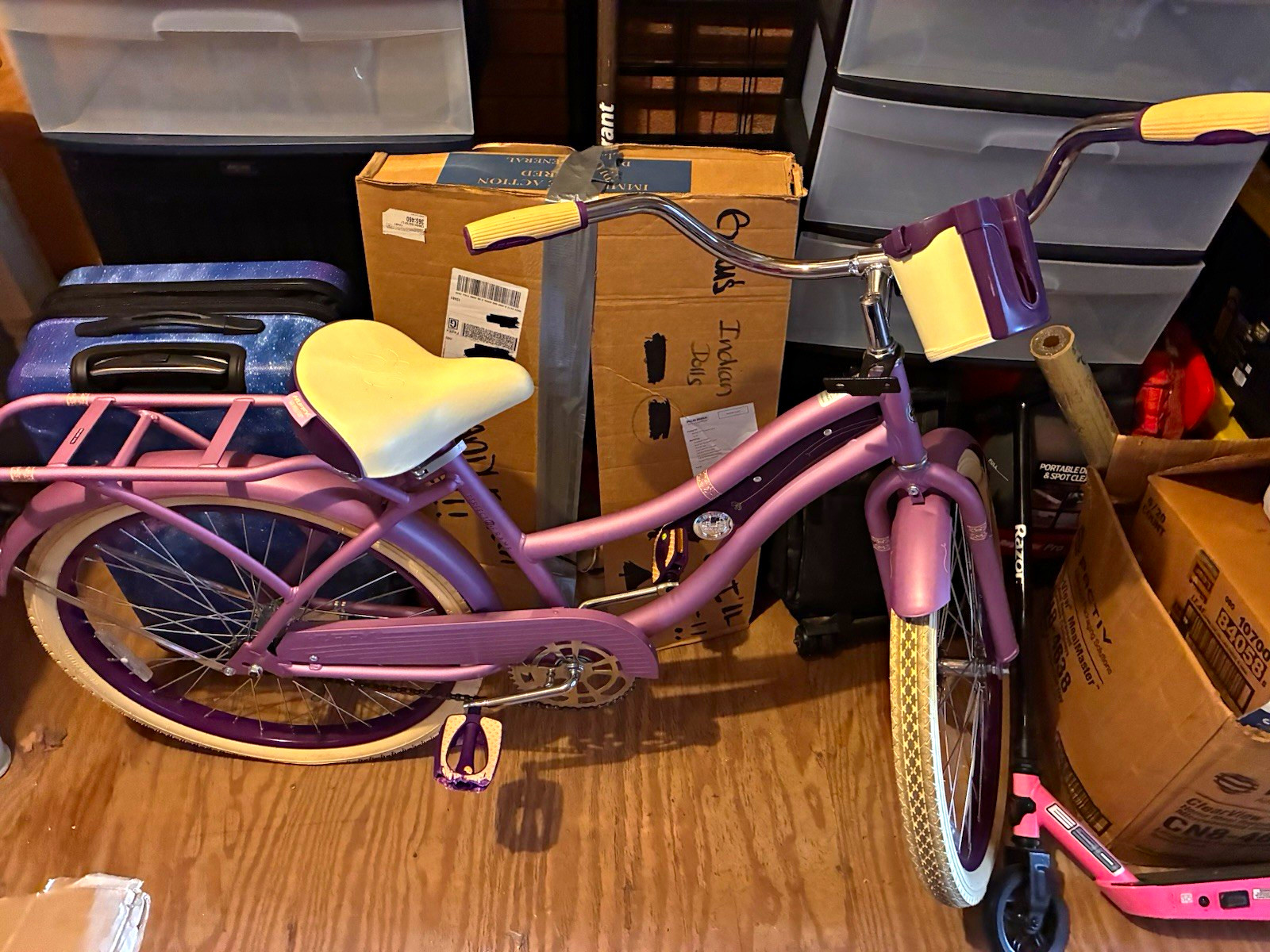Huffy Nel Lusso 26in Women’s Cruiser Bike Purple/White Rear Rack Coaster 1sp Huffy Nel Lusso 26in Women’s Cruiser Bike Purple/White Rear Rack Coaster 1sp