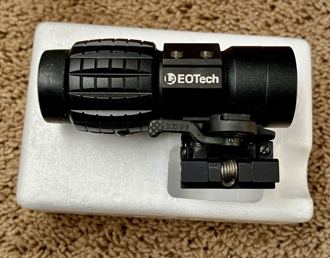 EOTech 3X Gen I Magnifier with FTS (flip-to-side) mount and quick-detach feature EOTech 3X Gen I Magnifier with FTS (flip-to-side) mount and quick-detach feature