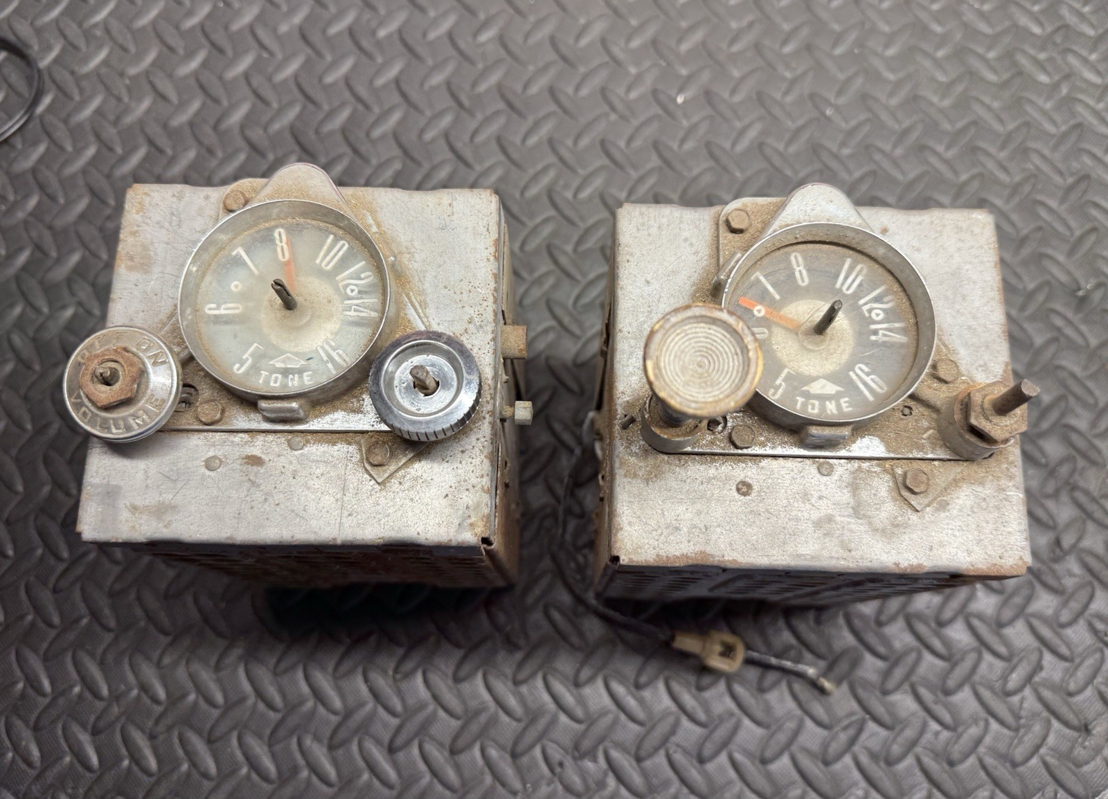 Vtg Lot of 2 Ford FoMoCo Truck Radio Bendix 1957/1960 74BT & 04BT Untested/Parts