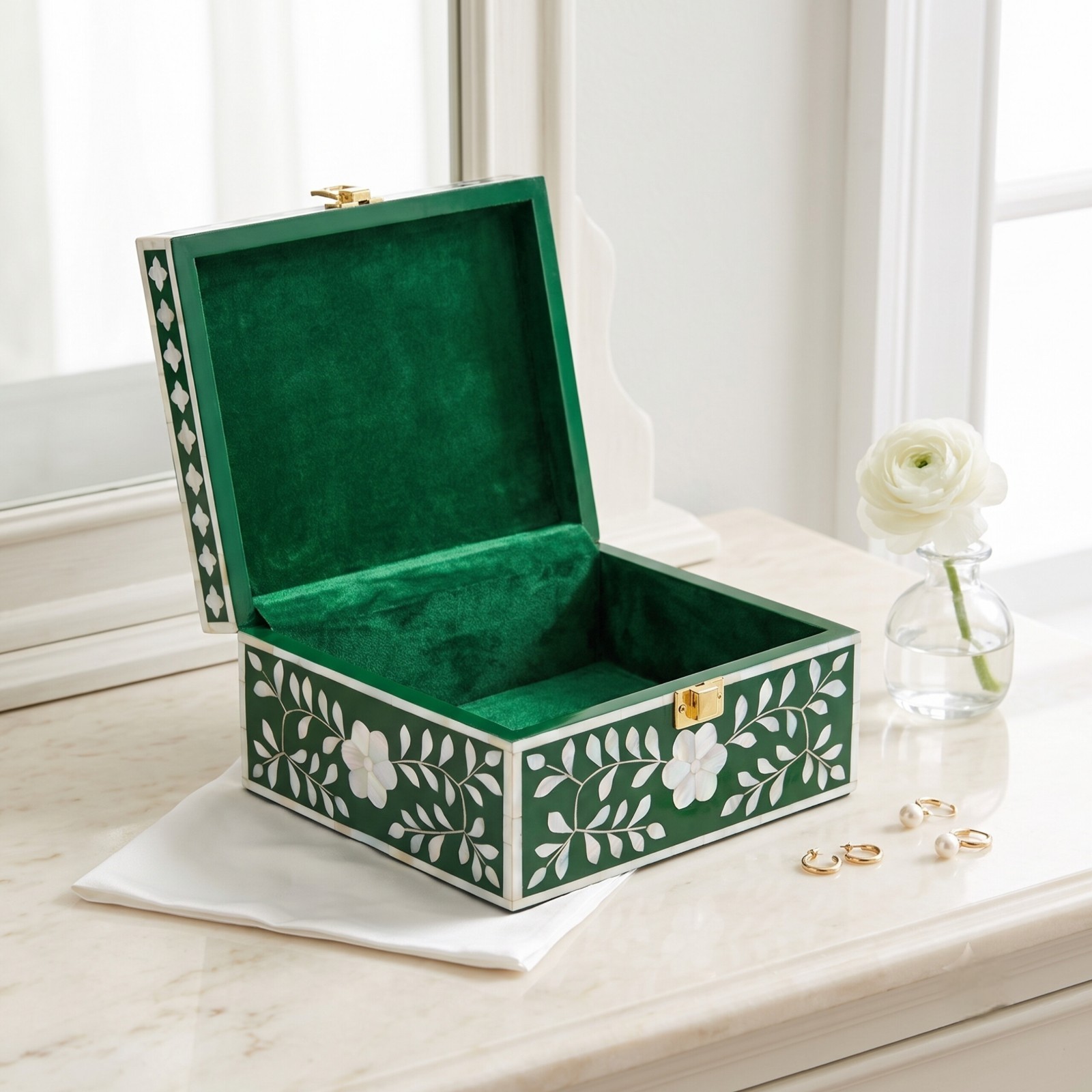 Handmade Mother of Pearl Inlay Jewelry Box Floral Green Velvet 10x8x4.5