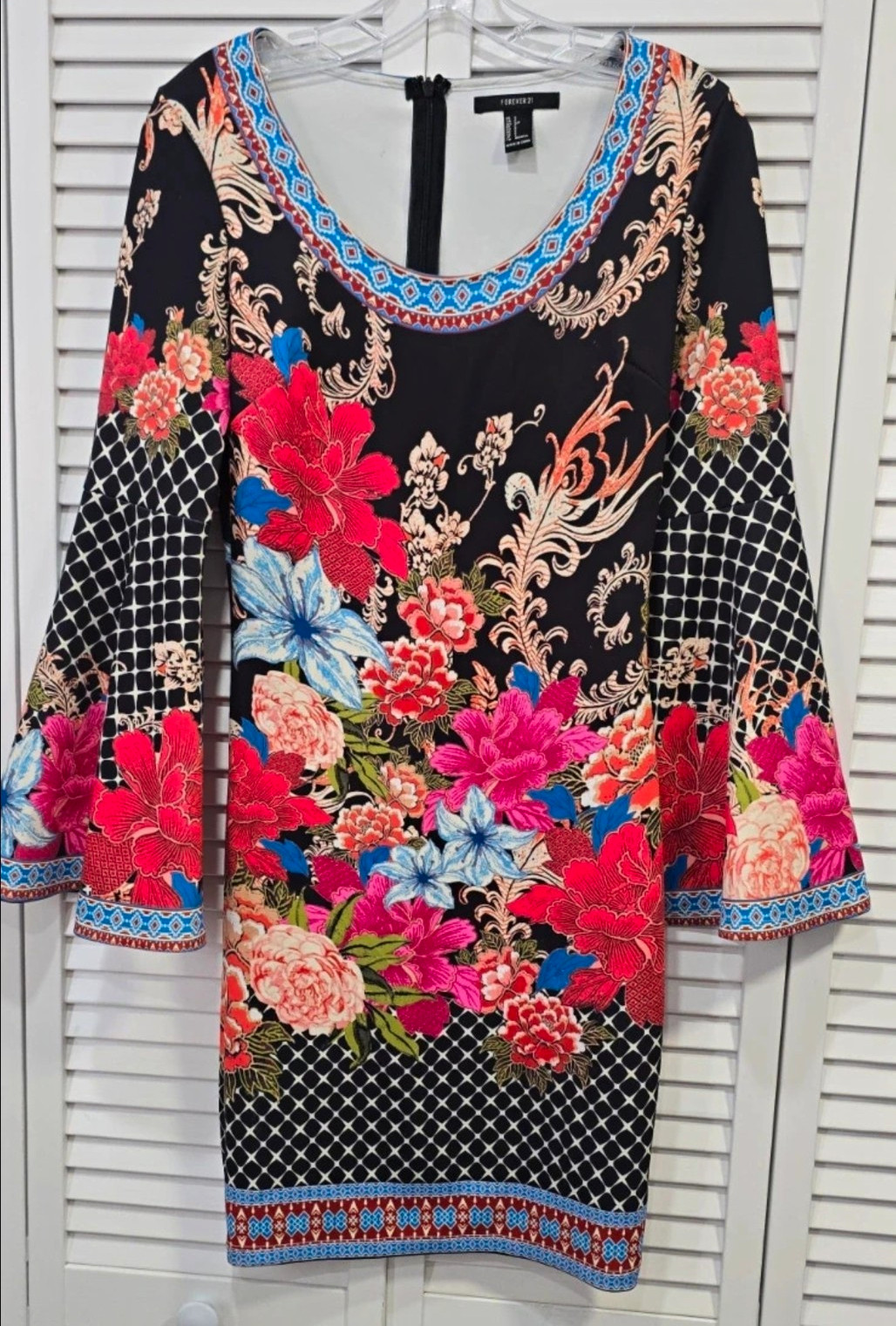Forever 21 Black Multicolor Floral Shift Dress Scoop Neck 3/4 Sleeve Short S Forever 21 Black Multicolor Floral Shift Dress Scoop Neck 3/4 Sleeve Short S