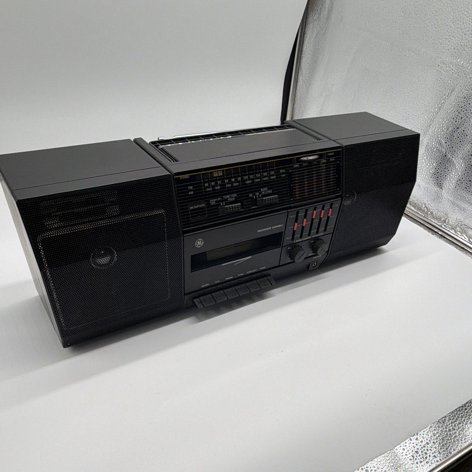 Vintage GE Boombox 3-5665B Cassette Player AM/FM Radio Detachable Speakers WORKS Vintage GE Boombox 3-5665B Cassette Player AM/FM Radio Detachable Speakers WORKS