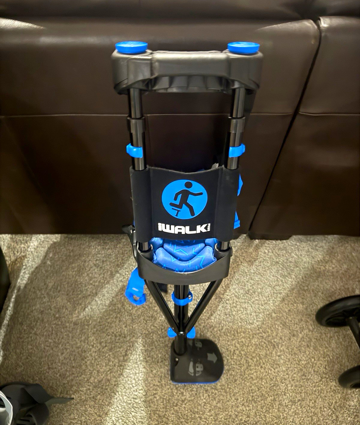 iWALK 3.0 Hands-Free Crutch Adjustable Height 275 lb Black/Blue Indoor/Outdoor iWALK 3.0 Hands-Free Crutch Adjustable Height 275 lb Black/Blue Indoor/Outdoor