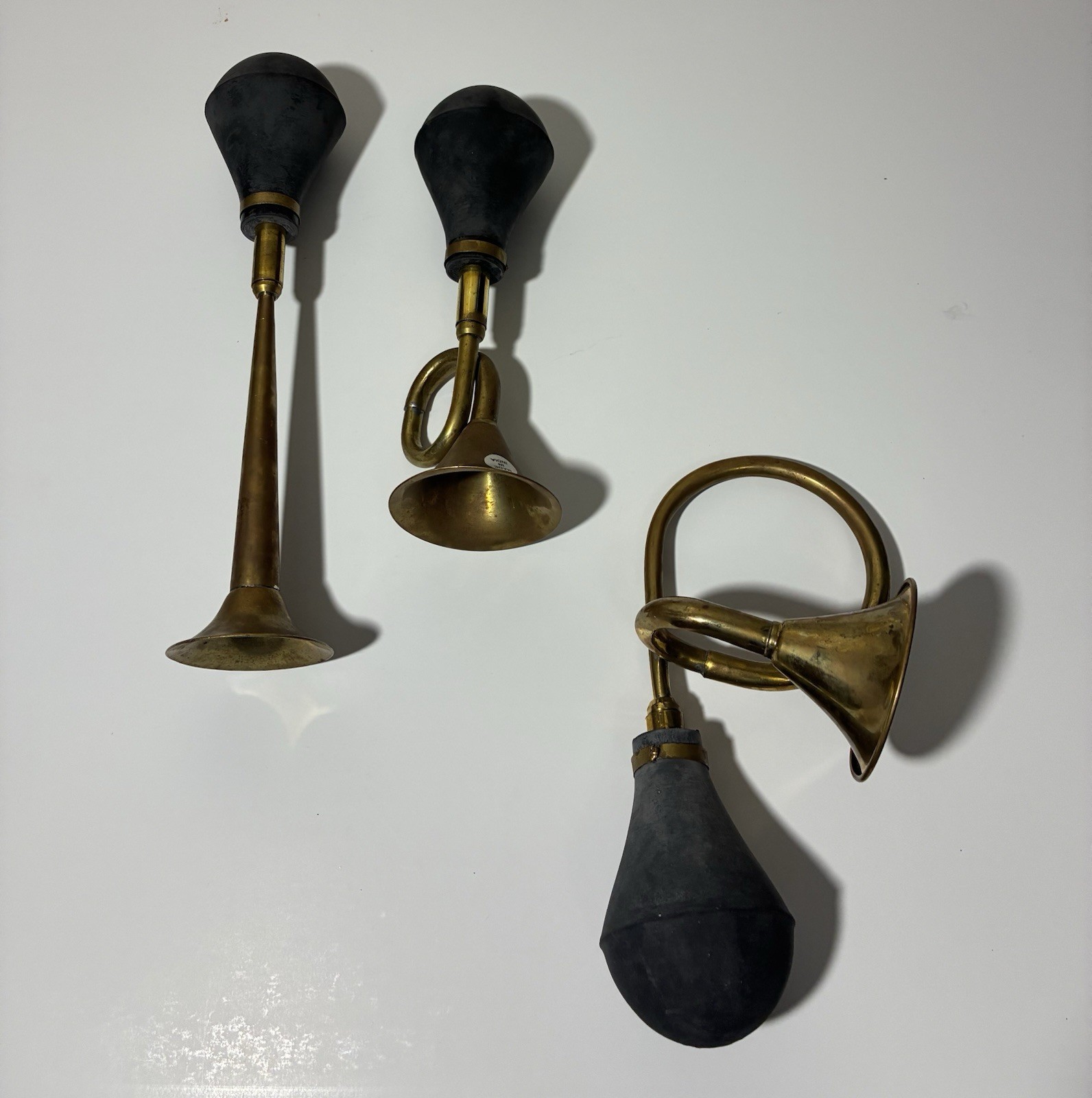Set Of 3 Antique Brass Rubber Squeeze Bulb Horn Model T Buggy Auto Car WORKS Set Of 3 Antique Brass Rubber Squeeze Bulb Horn Model T Buggy Auto Car WORKS
